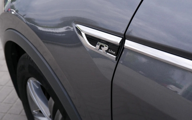 Volkswagen Tiguan cena 139900 przebieg: 99138, rok produkcji 2019 z Miastko małe 352